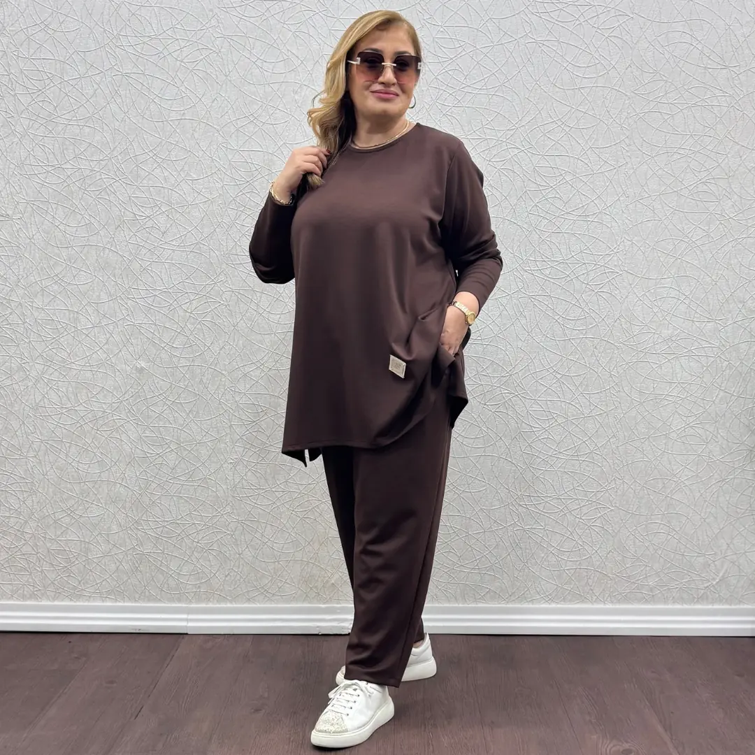 Büyük Beden Likralı Armalı Takım · Kahverengi