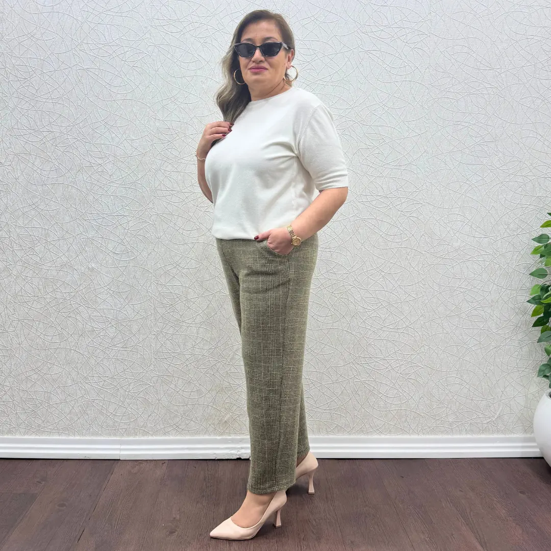 Büyük Beden Likralı Kareli Bilek Boy Pantolon · Yeşil