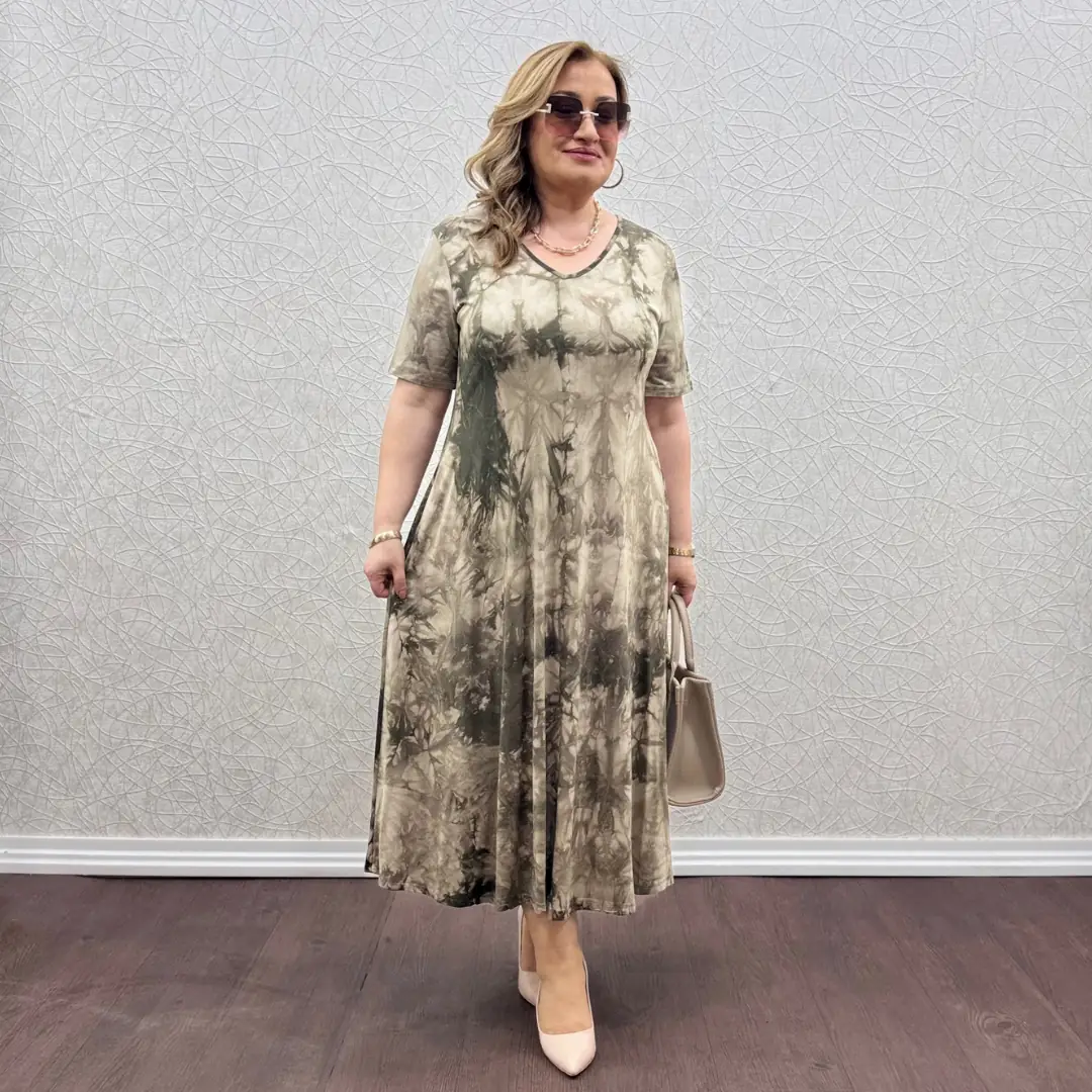 Likralı V yaka Penye Elbise · Ekru Batik Desen