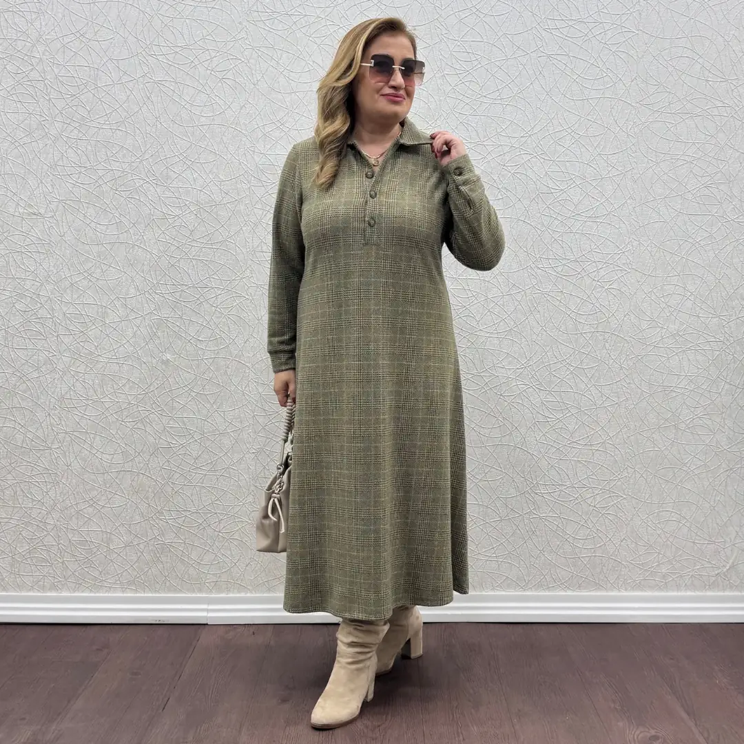 Büyük Beden Likralı Yakalı Kareli Elbise · Yeşil