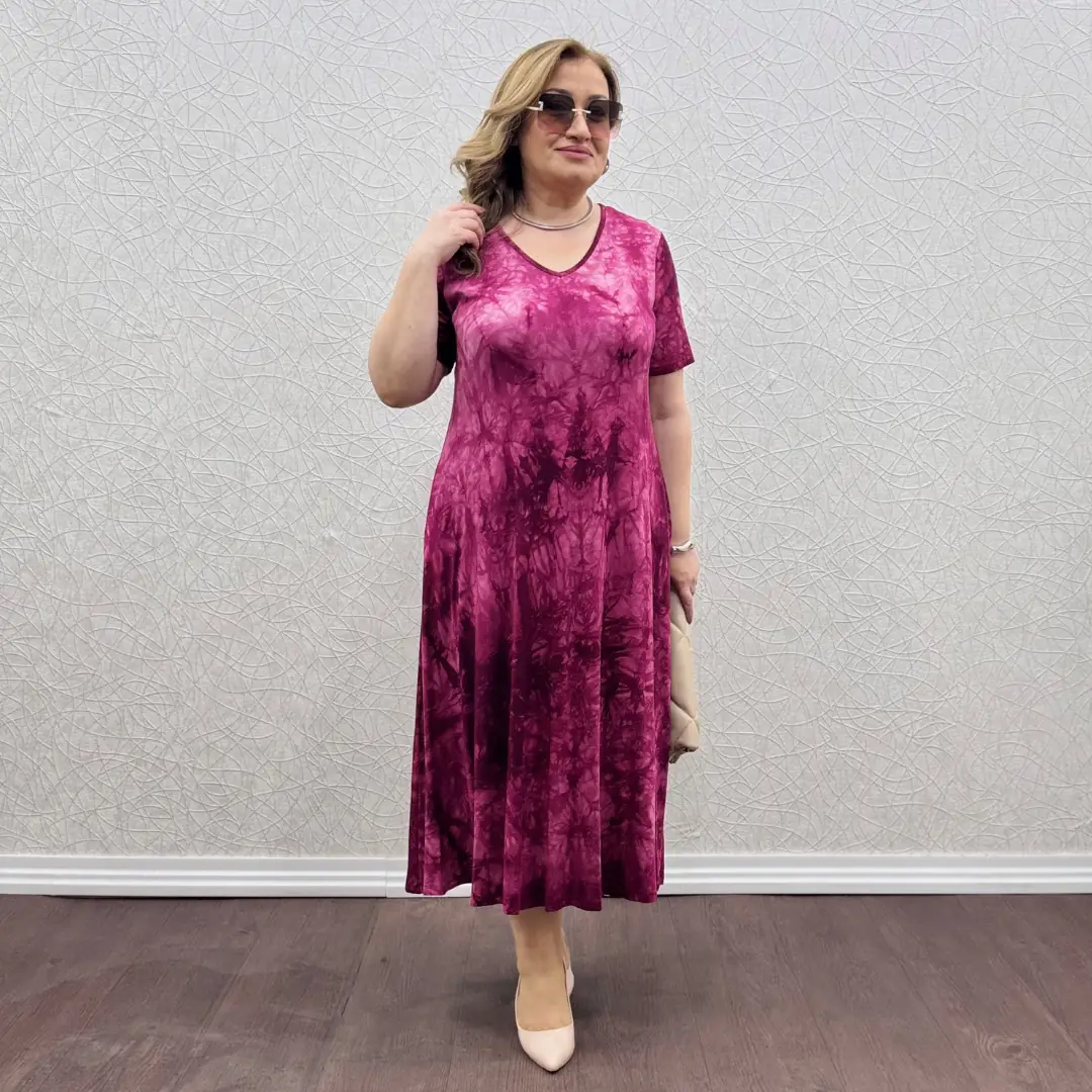 Likralı V yaka Penye Elbise — Fuşya Batik Desen — görsel 3
