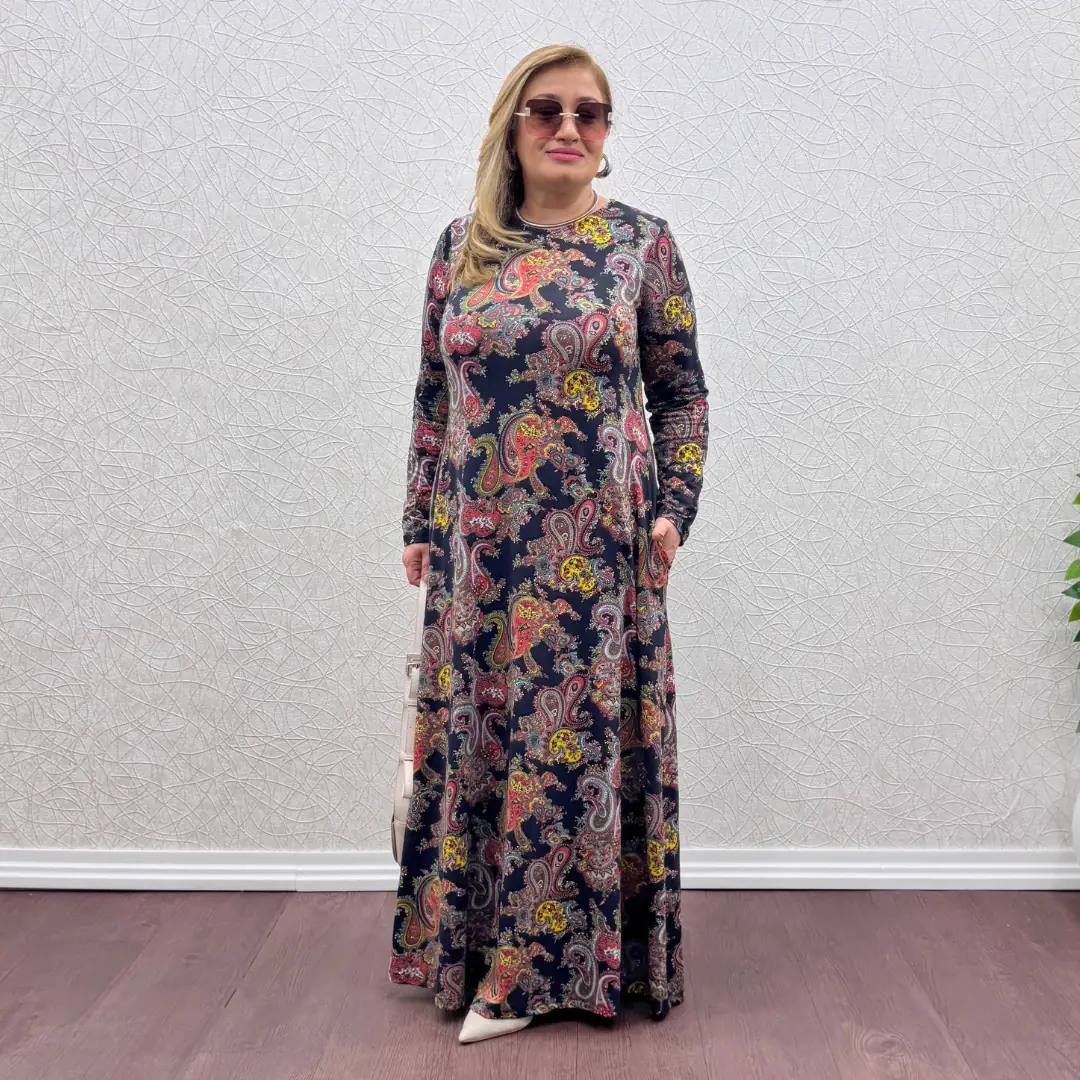 Likralı Tam Boy Elbise — Siyah Kırmızı Şal Desenli — görsel 2