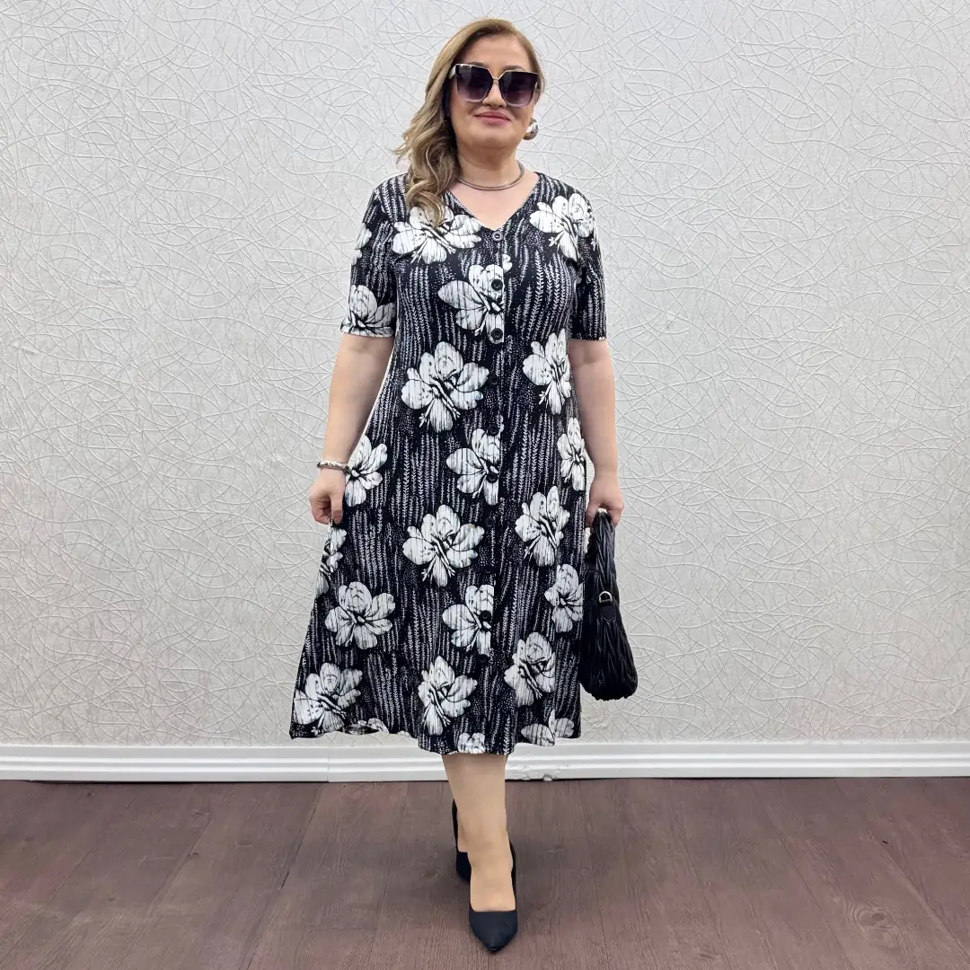 Likralı Düğmeli Penye Elbise · Siyah Kırçıllı Çiçek Desen