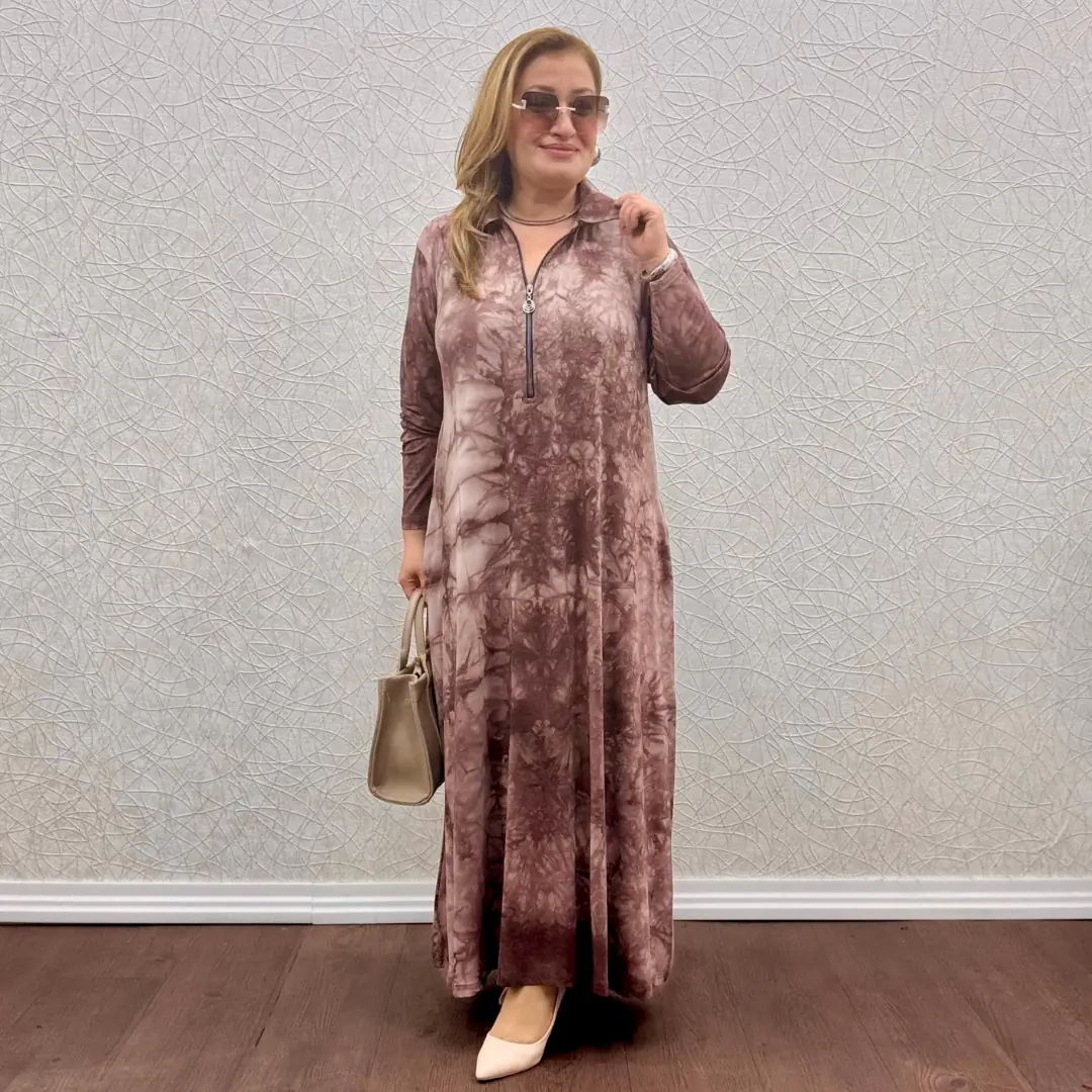 Batik Desen Tesettür Fermuarlı Elbise · Kahverengi